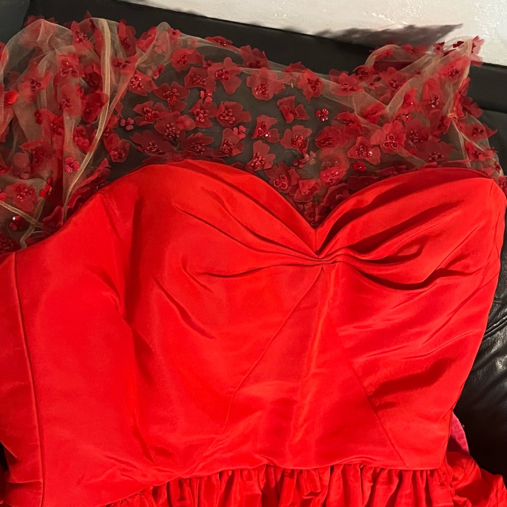 Elegant Oscar de la Renta Red Strapless Dress with Floral Overlay size 14